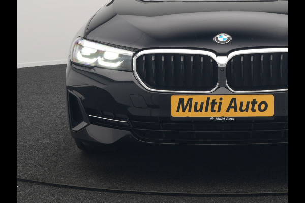 BMW 5 Serie Touring 530e Executive Plug In Hybrid 293pk Dealer O.H. PHEV | Panodak | 360 Camera | Lederen Sportstoelen Verwarmd | Sfeerverlichting | Apple Carplay | Navigatie | Virtual | DAB |