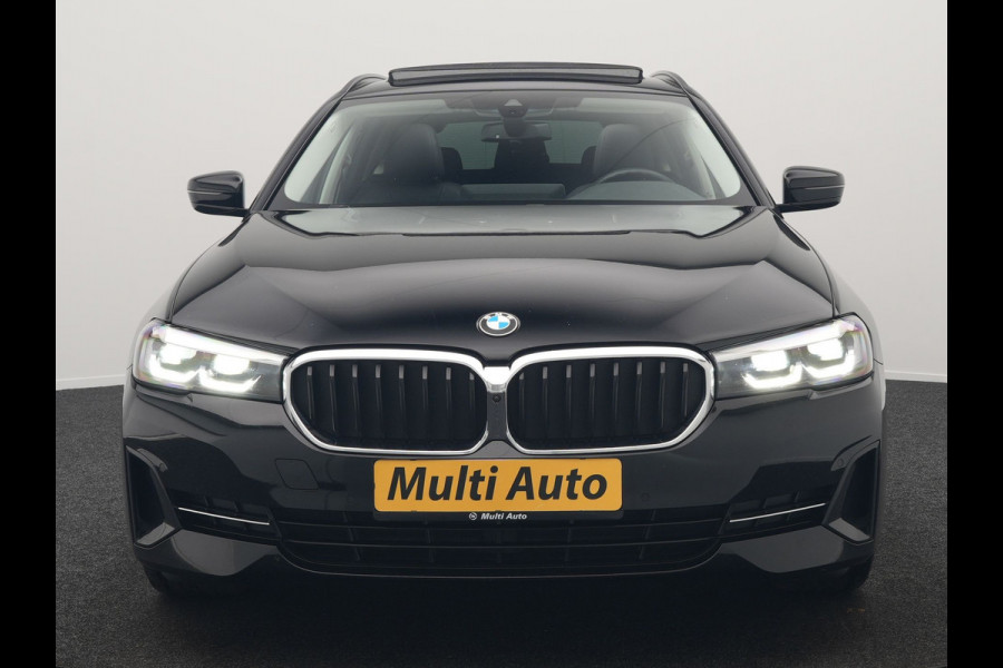 BMW 5 Serie Touring 530e Executive Plug In Hybrid 293pk Dealer O.H. PHEV | Panodak | 360 Camera | Lederen Sportstoelen Verwarmd | Sfeerverlichting | Apple Carplay | Navigatie | Virtual | DAB |