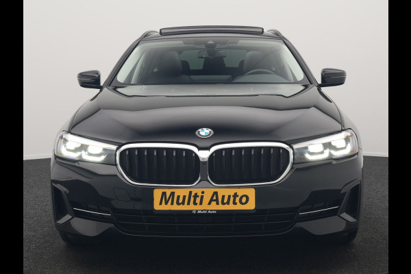 BMW 5 Serie Touring 530e Executive Plug In Hybrid 293pk Dealer O.H. PHEV | Panodak | 360 Camera | Lederen Sportstoelen Verwarmd | Sfeerverlichting | Apple Carplay | Navigatie | Virtual | DAB |