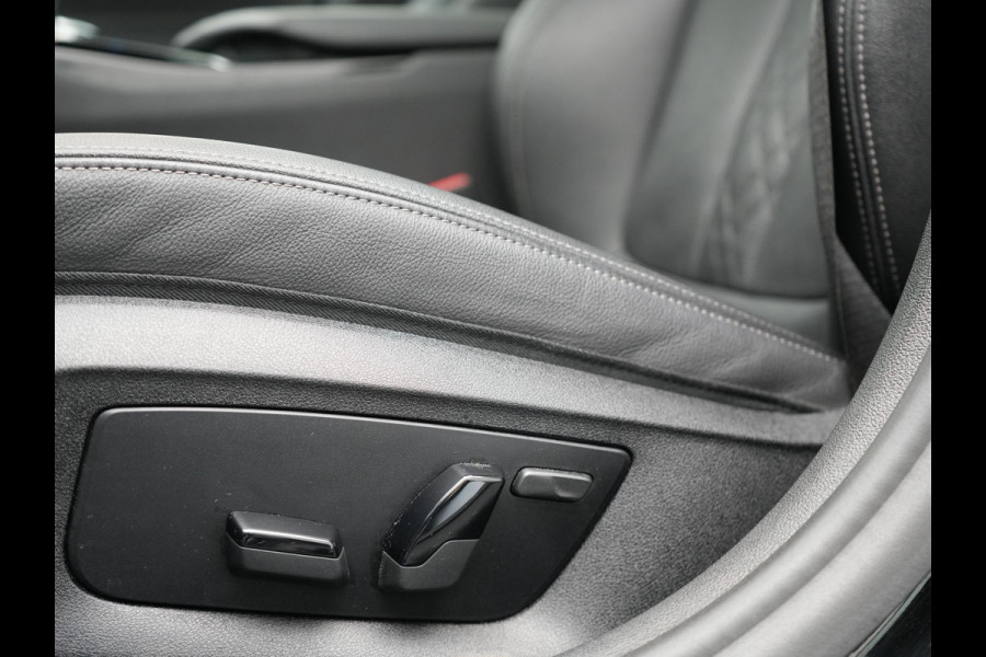 BMW 5 Serie Touring 530e Executive Plug In Hybrid 293pk Dealer O.H. PHEV | Panodak | 360 Camera | Lederen Sportstoelen Verwarmd | Sfeerverlichting | Apple Carplay | Navigatie | Virtual | DAB |