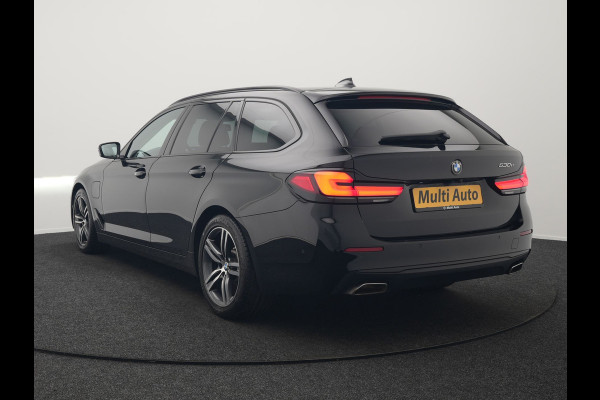 BMW 5 Serie Touring 530e Executive Plug In Hybrid 293pk Dealer O.H. PHEV | Panodak | 360 Camera | Lederen Sportstoelen Verwarmd | Sfeerverlichting | Apple Carplay | Navigatie | Virtual | DAB |
