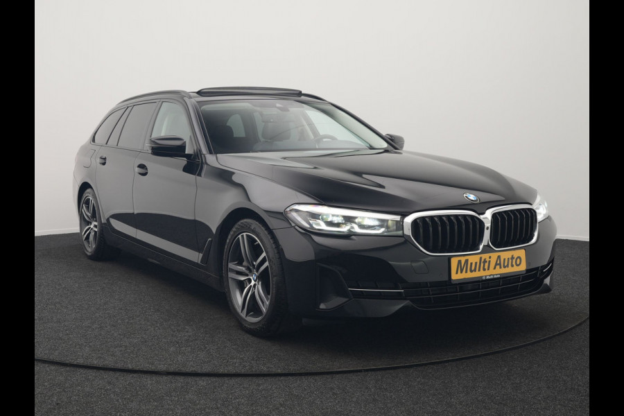 BMW 5 Serie Touring 530e Executive Plug In Hybrid 293pk Dealer O.H. PHEV | Panodak | 360 Camera | Lederen Sportstoelen Verwarmd | Sfeerverlichting | Apple Carplay | Navigatie | Virtual | DAB |