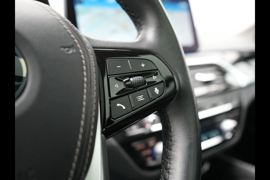 BMW 5 Serie Touring 530e Executive Plug In Hybrid 293pk Dealer O.H. PHEV | Panodak | 360 Camera | Lederen Sportstoelen Verwarmd | Sfeerverlichting | Apple Carplay | Navigatie | Virtual | DAB |