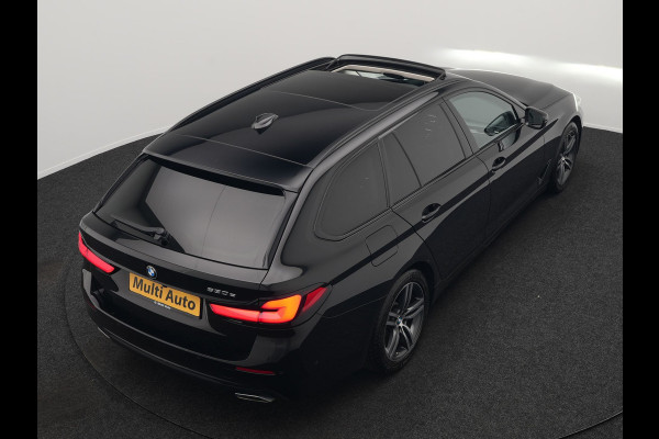 BMW 5 Serie Touring 530e Executive Plug In Hybrid 293pk Dealer O.H. PHEV | Panodak | 360 Camera | Lederen Sportstoelen Verwarmd | Sfeerverlichting | Apple Carplay | Navigatie | Virtual | DAB |