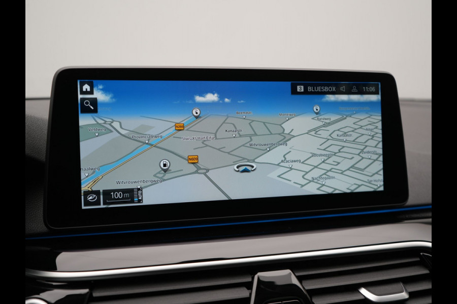 BMW 5 Serie Touring 530e Executive Plug In Hybrid 293pk Dealer O.H. PHEV | Panodak | 360 Camera | Lederen Sportstoelen Verwarmd | Sfeerverlichting | Apple Carplay | Navigatie | Virtual | DAB |