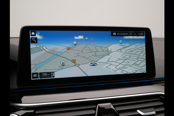 BMW 5 Serie Touring 530e Executive Plug In Hybrid 293pk Dealer O.H. PHEV | Panodak | 360 Camera | Lederen Sportstoelen Verwarmd | Sfeerverlichting | Apple Carplay | Navigatie | Virtual | DAB |