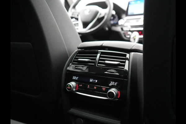 BMW 5 Serie Touring 530e Executive Plug In Hybrid 293pk Dealer O.H. PHEV | Panodak | 360 Camera | Lederen Sportstoelen Verwarmd | Sfeerverlichting | Apple Carplay | Navigatie | Virtual | DAB |