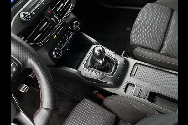 Ford FOCUS Wagon 1.0 EcoBoost ST Line Business (STUUR-/STOELVERWARMING, TREKHAAK, CARPLAY, PDC, CLIMA, NAVI, GOED ONDERHOUDEN)