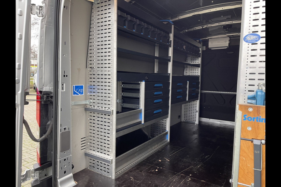 Ford Transit 310 2.0 TDCI 130pk / L3H2 Trend / volledig ingerichte Sortimo laadruimte met omvormer / vaste prijs rijklaar € 19.950 ex btw / lease vanaf € 336 / trekhaak / camera / airco / cruise / navi