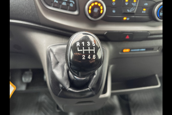 Ford Transit 310 2.0 TDCI 130pk / L3H2 Trend / volledig ingerichte Sortimo laadruimte met omvormer / vaste prijs rijklaar € 19.950 ex btw / lease vanaf € 336 / trekhaak / camera / airco / cruise / navi