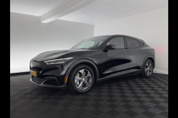 Ford Mustang Mach-E RWD 75 kWh (3-Fase) (INCL-BTW) Aut. *LUXURY-LEATHER | FULL-LED | DAB | DIGI-COCKPIT | KEYLESS | NAVI-FULLMAP | CARPLAY | HEATED-COMFORTSEATS | TOPVIEW | ADAPTIVE-CRUISE | PRIVACY-GLASS | 18'' ALU*