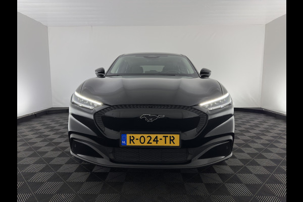 Ford Mustang Mach-E RWD 75 kWh (3-Fase) (INCL-BTW) Aut. *LUXURY-LEATHER | FULL-LED | DAB | DIGI-COCKPIT | KEYLESS | NAVI-FULLMAP | CARPLAY | HEATED-COMFORTSEATS | TOPVIEW | ADAPTIVE-CRUISE | PRIVACY-GLASS | 18'' ALU*