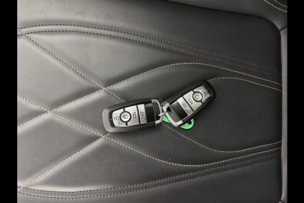 Ford Mustang Mach-E RWD 75 kWh (3-Fase) (INCL-BTW) Aut. *LUXURY-LEATHER | FULL-LED | DAB | DIGI-COCKPIT | KEYLESS | NAVI-FULLMAP | CARPLAY | HEATED-COMFORTSEATS | TOPVIEW | ADAPTIVE-CRUISE | PRIVACY-GLASS | 18'' ALU*