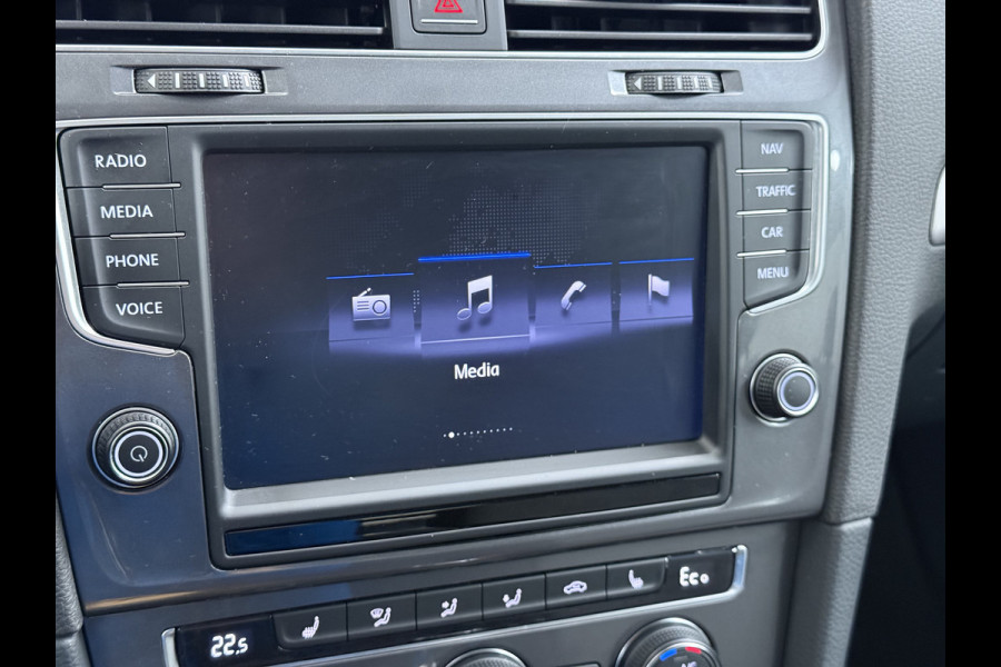 Volkswagen e-Golf Automaat Navi Ecc Climatronic Stoelverwarming Cruise Control Pdc Lmv Led Privacy Glas Regen-Lichtsensor Bluetooth Isofix SOH 85%