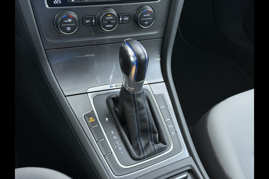 Volkswagen e-Golf Automaat Navi Ecc Climatronic Stoelverwarming Cruise Control Pdc Lmv Led Privacy Glas Regen-Lichtsensor Bluetooth Isofix SOH 85%