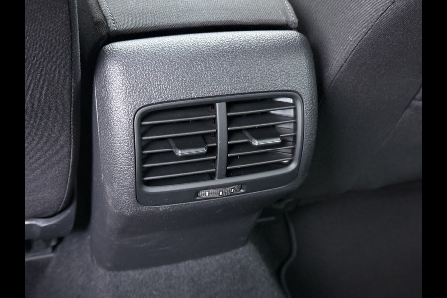 Volkswagen e-Golf Automaat Navi Ecc Climatronic Stoelverwarming Cruise Control Pdc Lmv Led Privacy Glas Regen-Lichtsensor Bluetooth Isofix SOH 85%