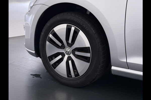 Volkswagen e-Golf Automaat Navi Ecc Climatronic Stoelverwarming Cruise Control Pdc Lmv Led Privacy Glas Regen-Lichtsensor Bluetooth Isofix SOH 85%