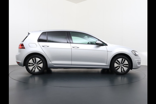 Volkswagen e-Golf Automaat Navi Ecc Climatronic Stoelverwarming Cruise Control Pdc Lmv Led Privacy Glas Regen-Lichtsensor Bluetooth Isofix SOH 85%