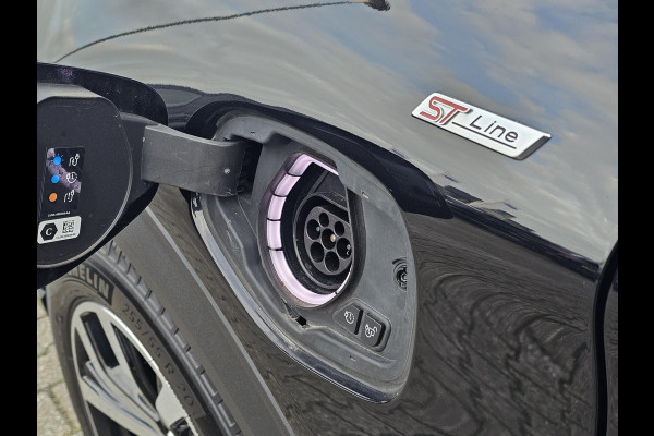 Ford Explorer 3.0 V6 EcoBoost PHEV ST-Line 457pk | Full LED | Adaptieve Cruise | Panorama Dak | Trekhaak afneembaar | 2.500kg Trekgewicht | Verlengde fabrieks garantie tot 06-2028