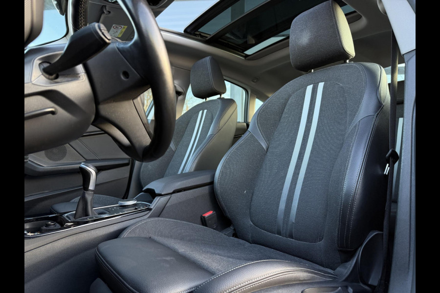 BMW 2 Serie Gran Coupé 218d Business Ed. | Panorama | Carplay | Live Cockpit | Navi