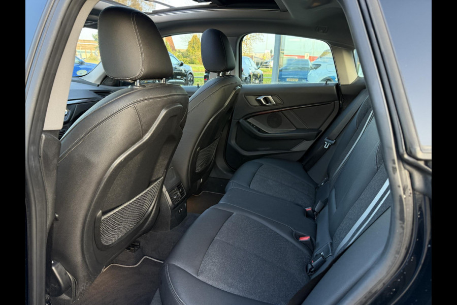 BMW 2 Serie Gran Coupé 218d Business Ed. | Panorama | Carplay | Live Cockpit | Navi