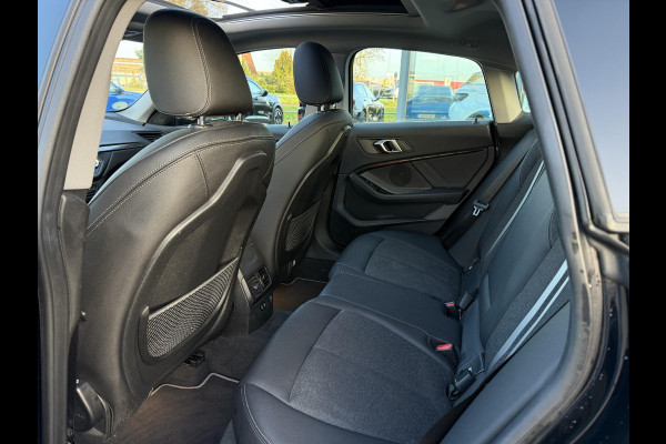 BMW 2 Serie Gran Coupé 218d Business Ed. | Panorama | Carplay | Live Cockpit | Navi