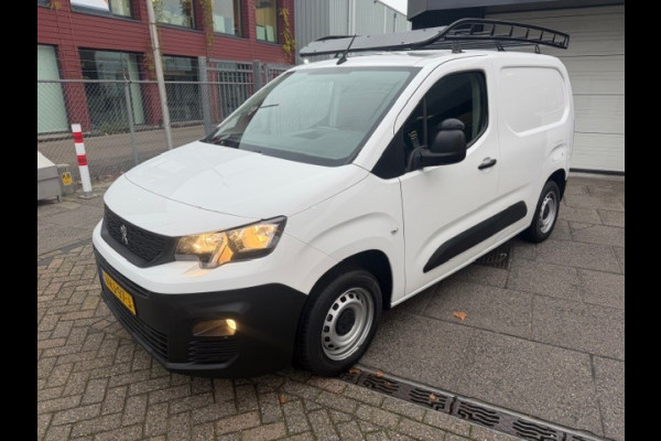 Peugeot Partner 1.5 BlueHDI Premium AIRCO I APPLE CAR PLAY I IMPERIAAL I LAGE KM'S I COMPLETE ONDERHOUDSHISTORIE I 1e EIGENAAR