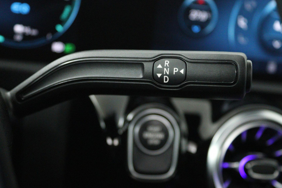 Mercedes-Benz CLA-Klasse 250 e Business Solution AMG Limited (PANORAMADAK, SFEERVERLICHTING, STOELVERWARMING, ELEKTR STOELEN)