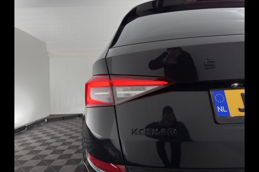 Škoda Kodiaq 1.5TSI Sportline (INCL-BTW) Aut. *PANO | 20" ALU | TOW BAR | LEATHER-MICROFIBRE | FULL-LED | MEMORY-PACK | SPORTSEATS | SHIFT-PADDLES | ADAPTIVE-CRUISE | DIGI-COCKPIT | NAVI-FULLMAP | CANTON-AUDIO | DAB | AMB