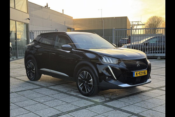 Peugeot e-2008 EV GT 50 kWh | Panorama | Trekhaak | Navi | Camera |