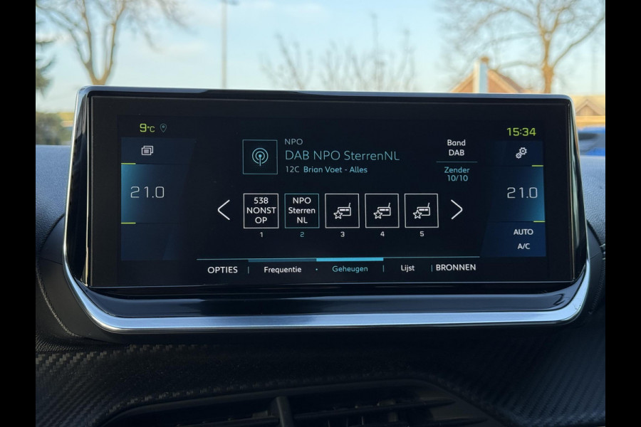 Peugeot e-2008 EV GT 50 kWh | Panorama | Trekhaak | Navi | Camera |