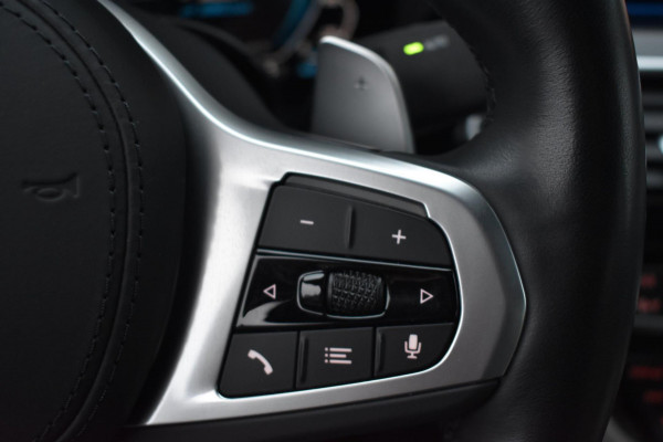 BMW 5 Serie 530e M-Sport Pro | LASERLIGHT | HARMAN KARDON | 360 CAMERA | TREKHAAK | DEALER ONDERHOUDEN | NAP |