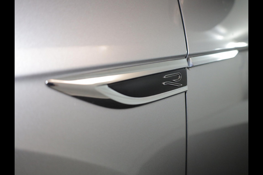 Volkswagen T-Roc 1.5 TSI R-Line 150 pk Automaat (DSG) | Verlengde garantie | Navigatie | Parkeersensoren (Park assist) | Achteruitrijcamera | Stoelverwarming | R-Line |