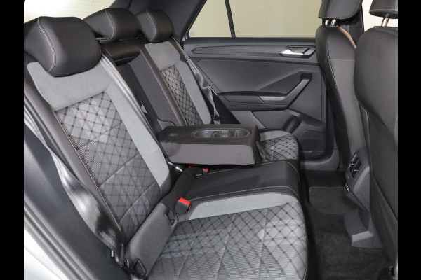 Volkswagen T-Roc 1.5 TSI R-Line 150 pk Automaat (DSG) | Verlengde garantie | Navigatie | Parkeersensoren (Park assist) | Achteruitrijcamera | Stoelverwarming | R-Line |