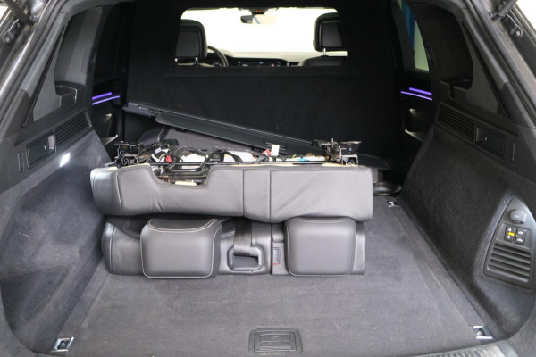 Volkswagen Touareg R-Line 3.0L V6 286pk > GRIJSKENTEKEN < Airco, Cruise, Navi, PDC, Luchtvering, Camera, Schuifdak, Trekhaak.