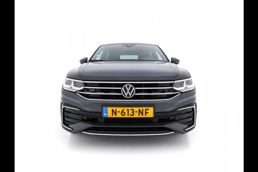 Volkswagen Tiguan 1.4 TSI R-Line Business+ (Plug-in) (INCL-BTW) Aut. *PANO | FULL-LED | ADAPTIVE-CRUISE | DIGI-COCKPIT | HEATED-COMFORTSEATS | NAV-FULLMAP | DAB+ | TOWBAR | PRIVACY-GLASS | ECC | PDC | 19''ALU