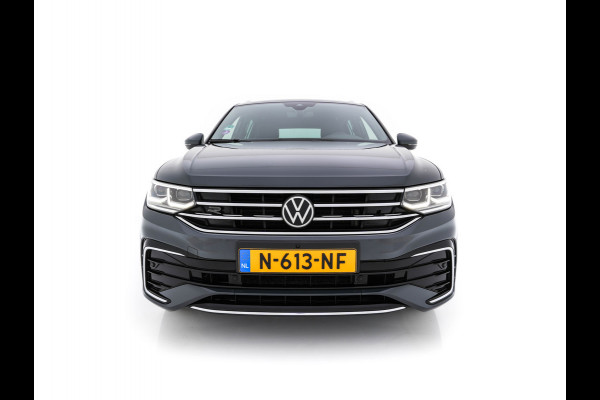 Volkswagen Tiguan 1.4 TSI R-Line Business+ (Plug-in) (INCL-BTW) Aut. *PANO | FULL-LED | ADAPTIVE-CRUISE | DIGI-COCKPIT | HEATED-COMFORTSEATS | NAV-FULLMAP | DAB+ | TOWBAR | PRIVACY-GLASS | ECC | PDC | 19''ALU