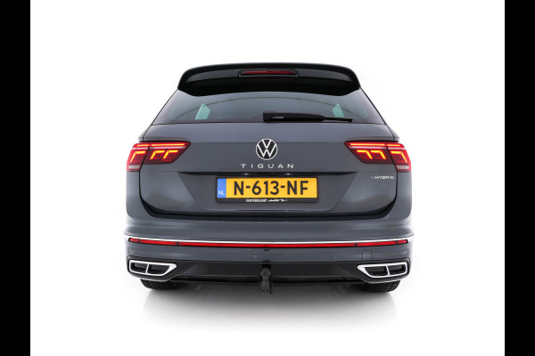 Volkswagen Tiguan 1.4 TSI R-Line Business+ (Plug-in) (INCL-BTW) Aut. *PANO | FULL-LED | ADAPTIVE-CRUISE | DIGI-COCKPIT | HEATED-COMFORTSEATS | NAV-FULLMAP | DAB+ | TOWBAR | PRIVACY-GLASS | ECC | PDC | 19''ALU