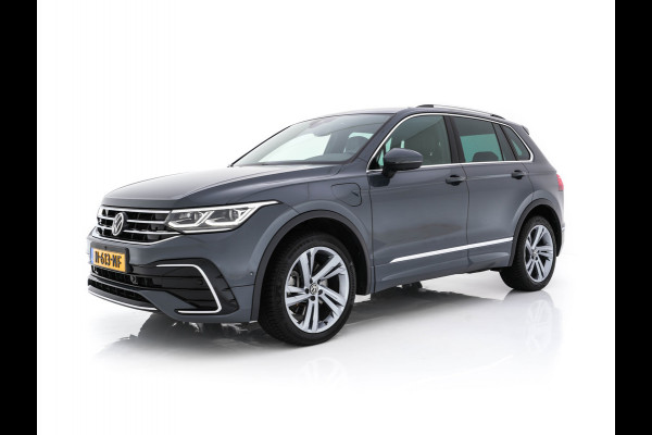 Volkswagen Tiguan 1.4 TSI R-Line Business+ (Plug-in) (INCL-BTW) Aut. *PANO | FULL-LED | ADAPTIVE-CRUISE | DIGI-COCKPIT | HEATED-COMFORTSEATS | NAV-FULLMAP | DAB+ | TOWBAR | PRIVACY-GLASS | ECC | PDC | 19''ALU