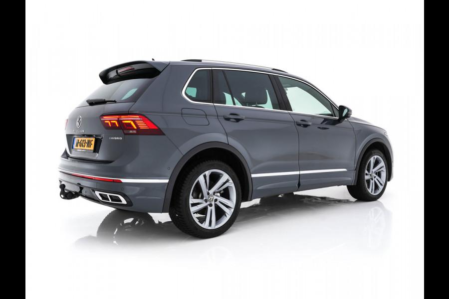 Volkswagen Tiguan 1.4 TSI R-Line Business+ (Plug-in) (INCL-BTW) Aut. *PANO | FULL-LED | ADAPTIVE-CRUISE | DIGI-COCKPIT | HEATED-COMFORTSEATS | NAV-FULLMAP | DAB+ | TOWBAR | PRIVACY-GLASS | ECC | PDC | 19''ALU