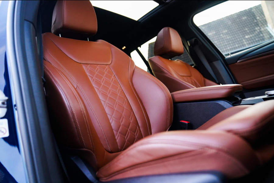 BMW X3 XDrive30e High executive | M-pakket | Panorama | Camera | Harman/Kardon | Stuuwiel verwarmd | Luxe Nappa Leder | 20 inch |