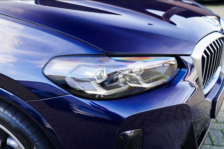 BMW X3 XDrive30e High executive | M-pakket | Panorama | Camera | Harman/Kardon | Stuuwiel verwarmd | Luxe Nappa Leder | 20 inch |