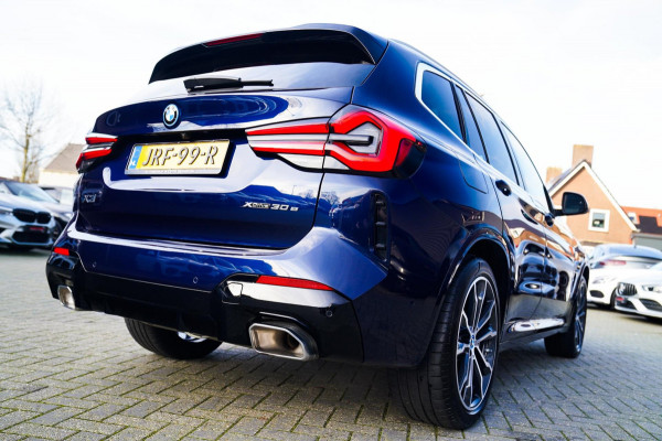 BMW X3 XDrive30e High executive | M-pakket | Panorama | Camera | Harman/Kardon | Stuuwiel verwarmd | Luxe Nappa Leder | 20 inch |
