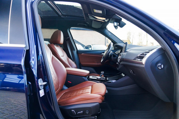 BMW X3 XDrive30e High executive | M-pakket | Panorama | Camera | Harman/Kardon | Stuuwiel verwarmd | Luxe Nappa Leder | 20 inch |