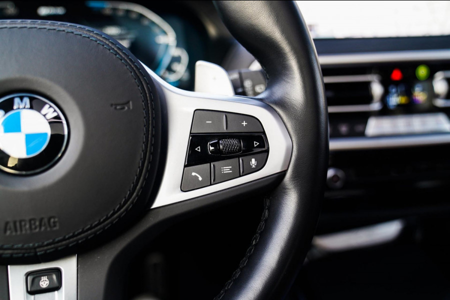 BMW X3 XDrive30e High executive | M-pakket | Panorama | Camera | Harman/Kardon | Stuuwiel verwarmd | Luxe Nappa Leder | 20 inch |