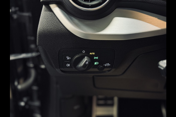 Audi Q2 35 TFSI S Edition S-Line | LED | Camera | Trekhaak