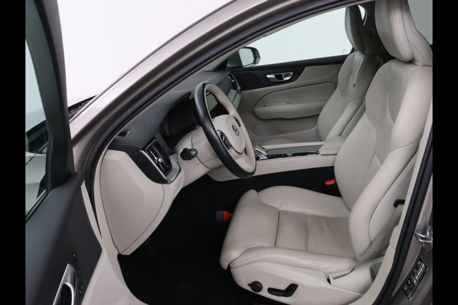 Volvo V60 2.0 B4 Inscription | Trekhaak | Leder | Stoel & stuurverwarming | Camera | Adaptive cruise | Carplay | Navigatie | Keyless | Climate control | Parkeerhulp
