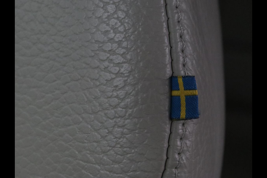 Volvo V60 2.0 B4 Inscription | Trekhaak | Leder | Stoel & stuurverwarming | Camera | Adaptive cruise | Carplay | Navigatie | Keyless | Climate control | Parkeerhulp