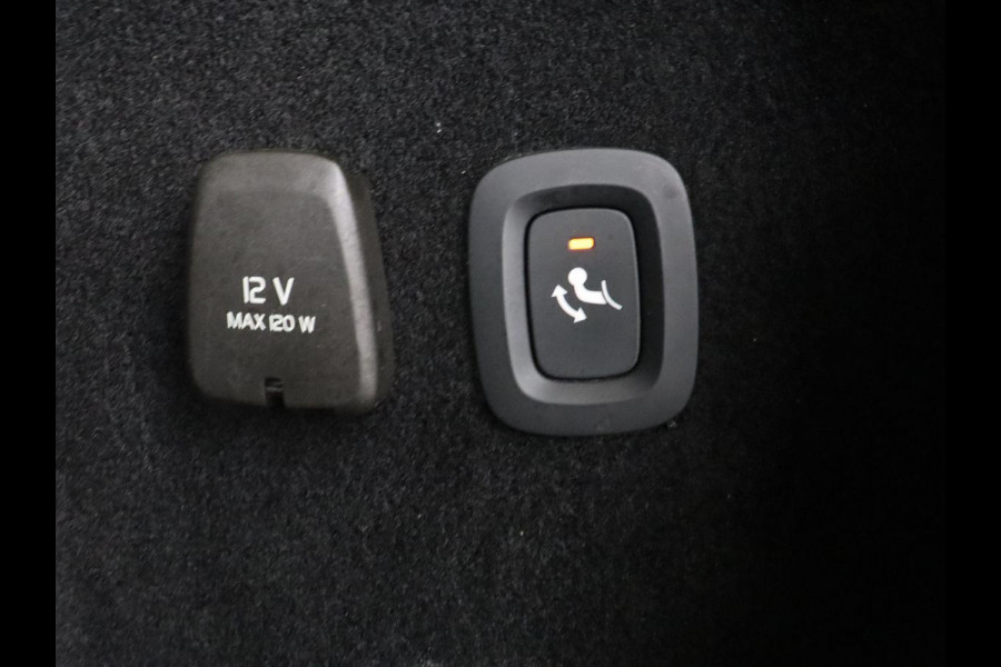 Volvo V60 2.0 B4 Inscription | Trekhaak | Leder | Stoel & stuurverwarming | Camera | Adaptive cruise | Carplay | Navigatie | Keyless | Climate control | Parkeerhulp