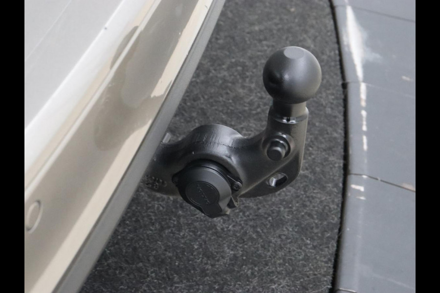 Volvo V60 2.0 B4 Inscription | Trekhaak | Leder | Stoel & stuurverwarming | Camera | Adaptive cruise | Carplay | Navigatie | Keyless | Climate control | Parkeerhulp